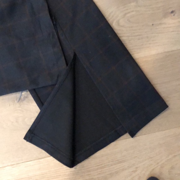 Max Studio Black knit flared slacks with burgundy squared lines - Picture 3 of 6